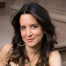 Headshot photo of Margie Loeb
